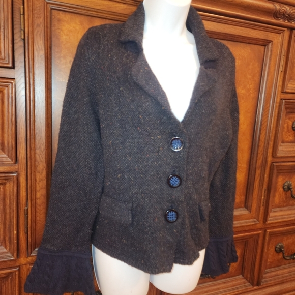 Curio Sweater - Picture 2 of 7